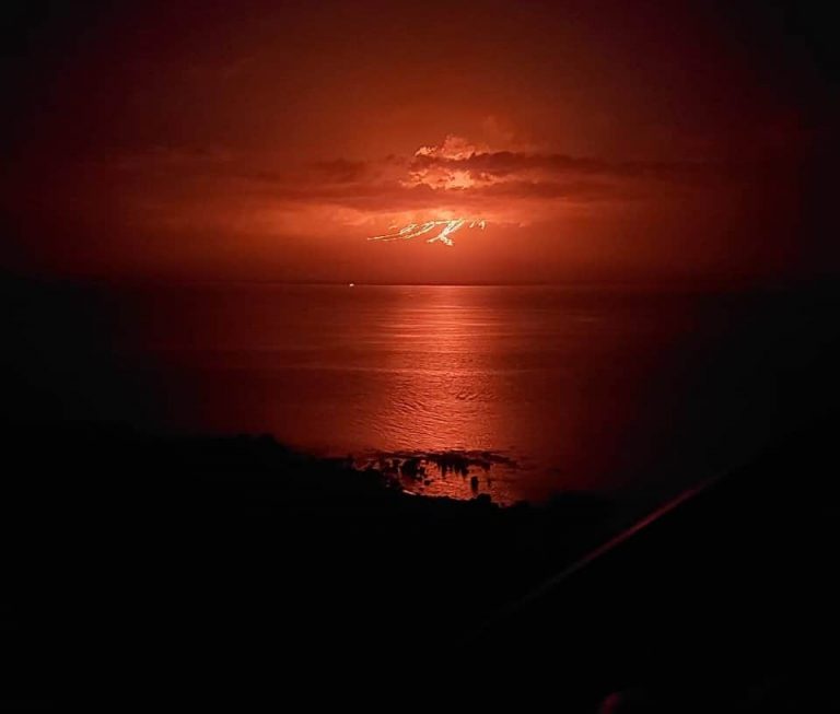 Volcán La Cumbre erupciona en Galápagos