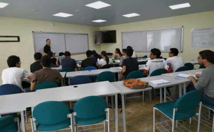 Aula de clases de la Yachay Tech