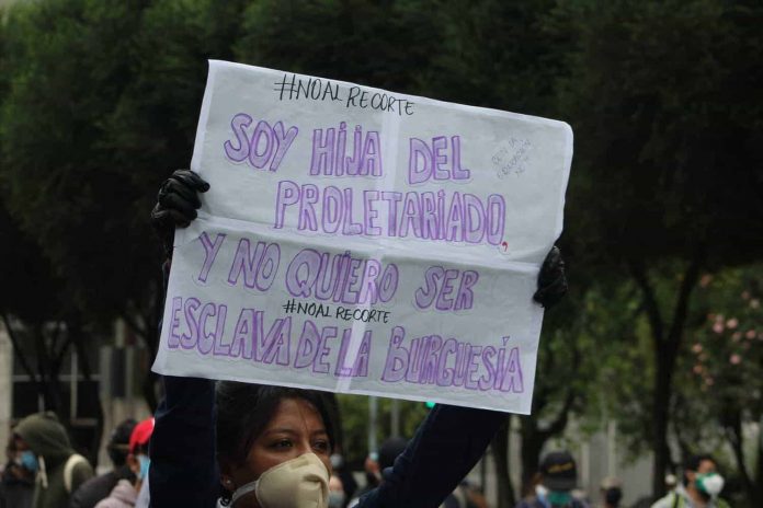 Estudiantes de la Universidad Central protestan contra el recorte a la educación. FOTO: PSO/La Calle.