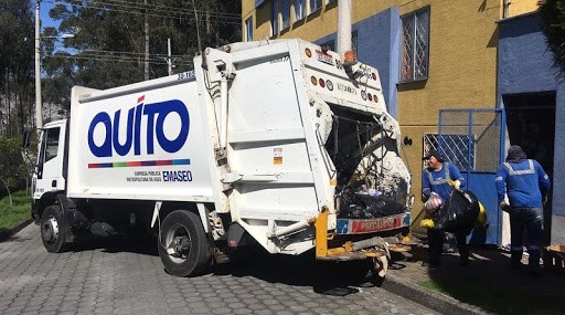 Fundas de basura son un foco de contagio del Covid-19, alerta Municipio de Quito