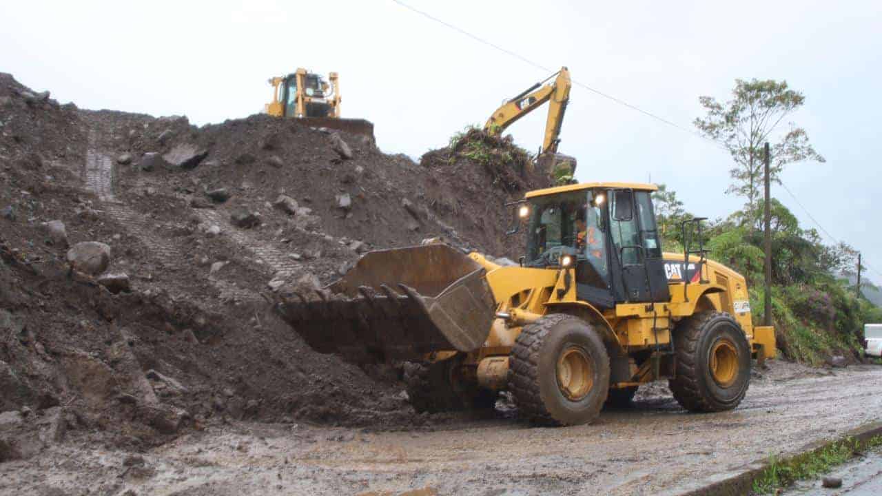 Vía Baeza -Lago Agrio, Cerrada Por Peligro De Derrumbe — La Calle