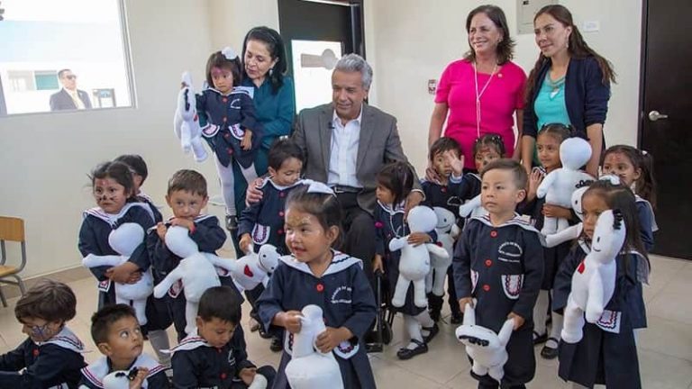 Gobierno pretendía comprar USD 10 millones en desayunos escolares, en vacaciones