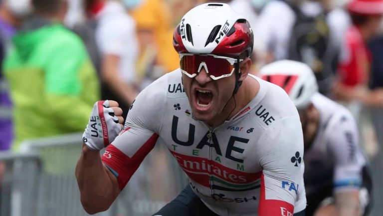 Carapaz, a 16 segundos del líder tras la primera etapa del Tour (Video)