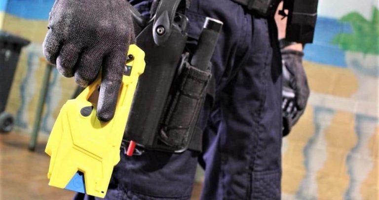 Policía asesina a un hombre con descargas eléctricas