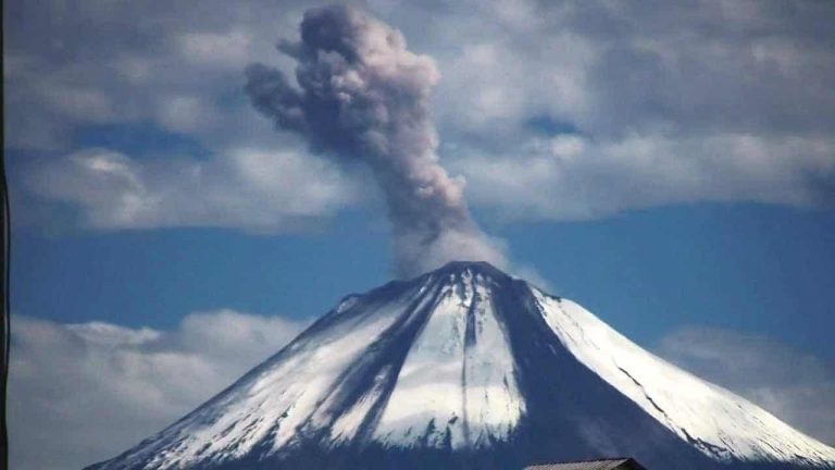 La actividad del volcán Sangay se mantiene alta