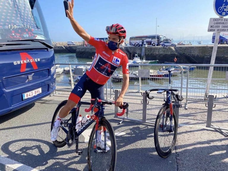 La Vuelta: Roglic sorprende a Carapaz sobre el final y es el nuevo líder