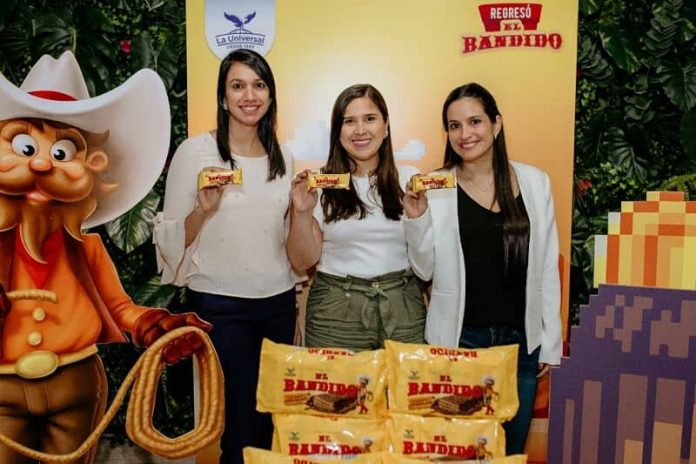 Pie de foto de der. a izq. Mónica Villacís, Gerente de I+D; Vanessa Ochoa, Gerente de Marketing; y Cecilia Domínguez, Jefe de Marca invitan a recordar y a vivir una fantástica conexión emocional con El Bandido.