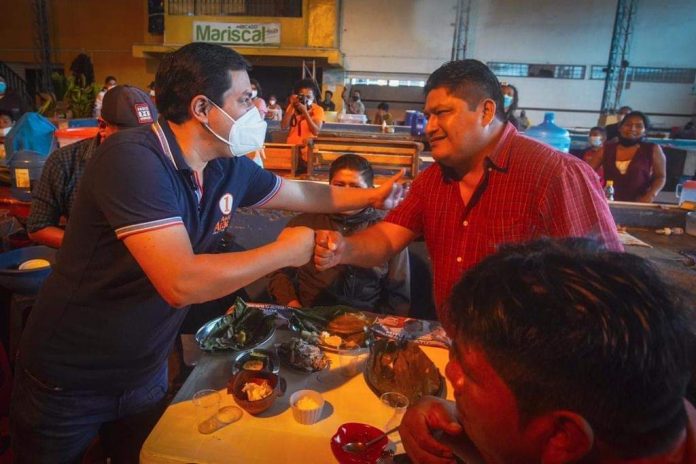 Andrés Arauz y Jaime Vargas en el Puyo.