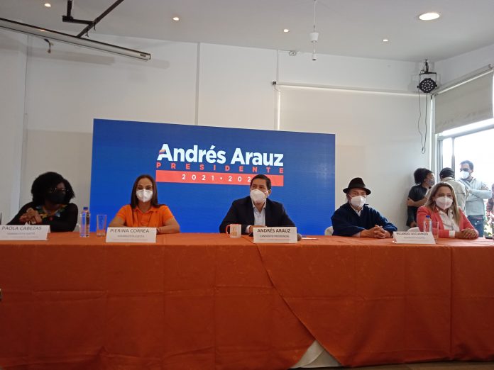 El candidato de UNES, Andrés Arauz