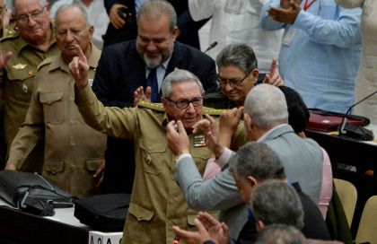 Raúl Castro renuncia al liderazgo del Partido Comunista ¿termina una era?