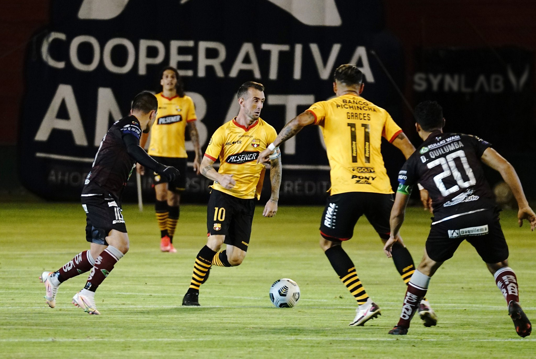 Mushuc Runa Y Barcelona S.C Empataron En Un Partido Lleno De Polémica