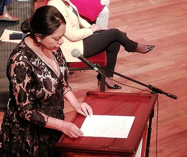 Prefecta de Pichincha presiona al gobierno para el pago de deuda