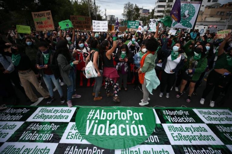 Aborto por violación: Asamblea permite que el veto de Lasso pase por el Ministerio de Ley