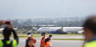 Vuelo humanitario aterriza en Ecuador / Foto: Cancillería