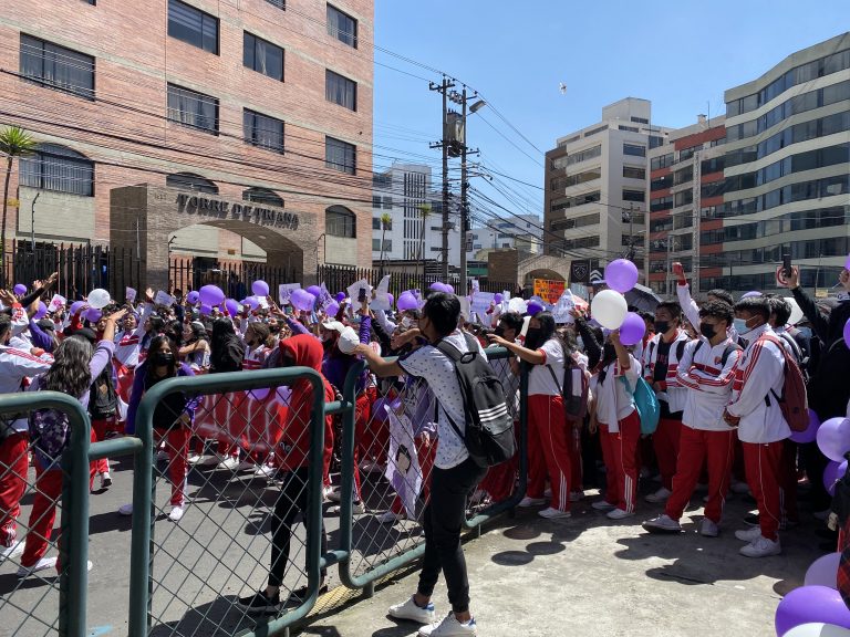 Estudiantes del Colegio Dillon se convocaron para pedir justicia por su compañera