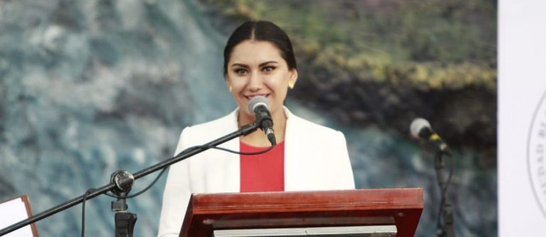 Alcaldesa de Ibarra copia un discurso de Rafael Correa