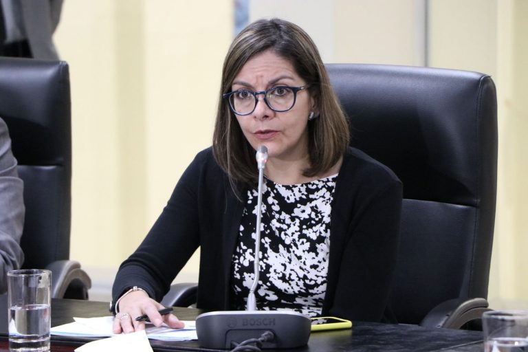 Ximena Garzón dice que el sistema de salud no está en emergencia