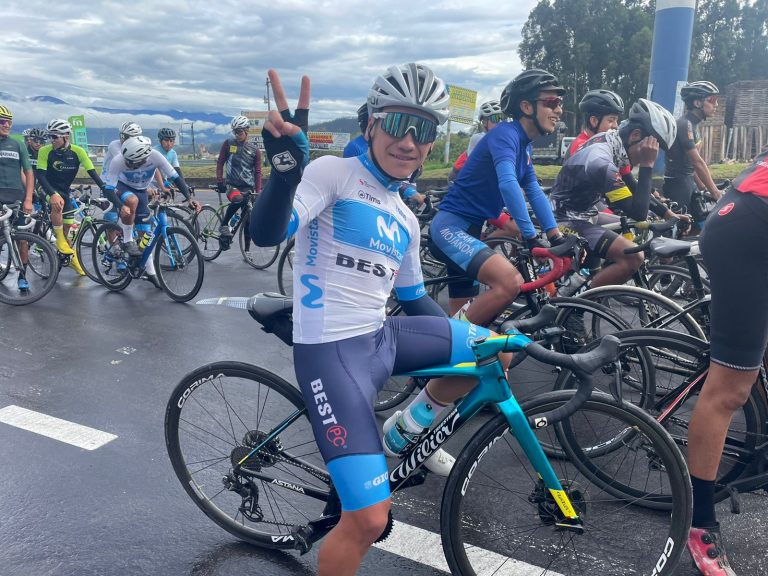 Uno de los ciclistas con más proyección de Ecuador viajó a España a realizar una pasantía
