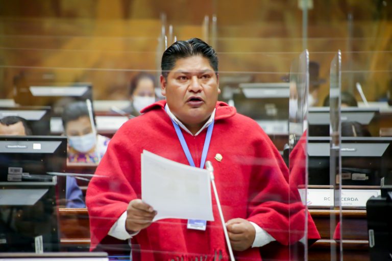 Peter Calo: «Los dirigentes que solicitaron medidas cautelares defienden el proyecto de Lasso»