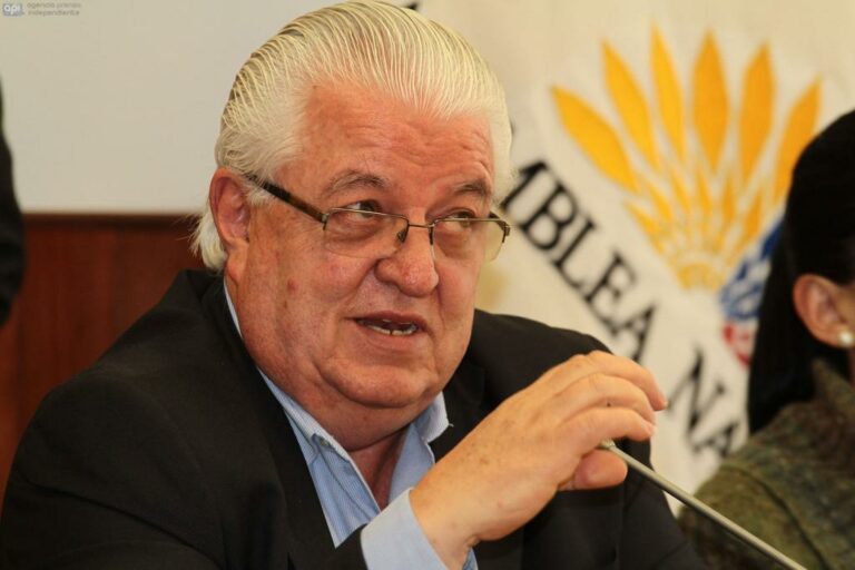Fernando Cordero: “La idea de un Estado Federal no es del todo impertinente”