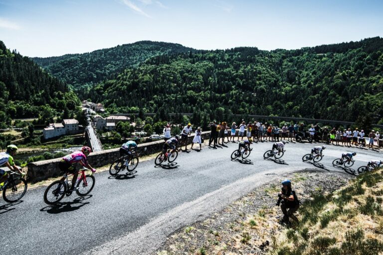 Vingegaard sigue de líder del Tour tras la etapa 14, ganada por Michael Matthews