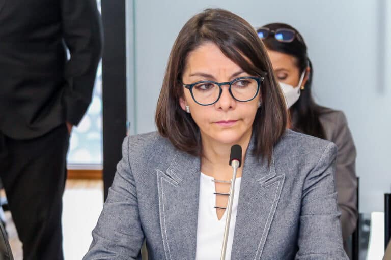 Exministra Ximena Garzón más cerca del juicio político