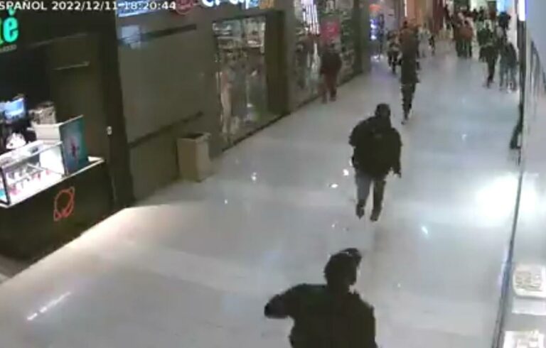 Prisión preventiva para presuntos participantes de robo en joyería de Quito