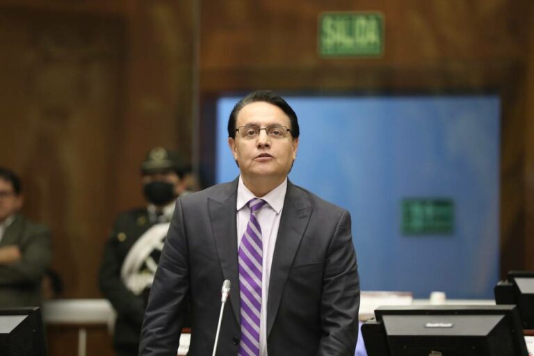 Otra vez piden la suspensión de Villavicencio