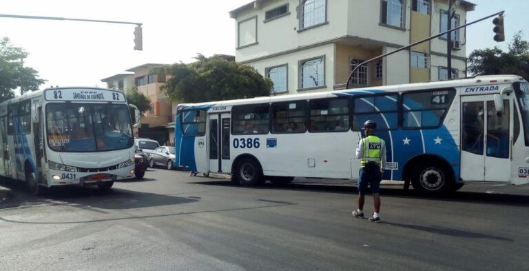 Transportistas de Guayaquil anuncian paralización indefinida
