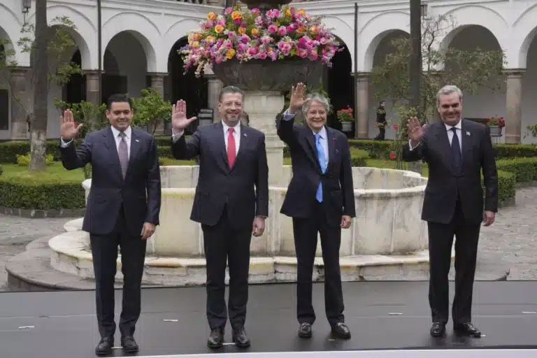 Aldeanismo local vs estrategia de la Internacional Curuchupa de la Ultraderecha | Opinión