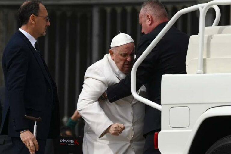 Papa Francisco, hospitalizado