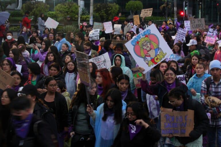 #8M en Quito: ¡lo vamos a tumbar! | Fotorreportaje