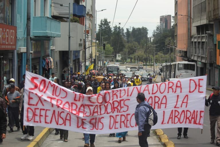 ¡Chuta Paga! Los extrabajadores se toman las calles de Quito | Fotorreportaje