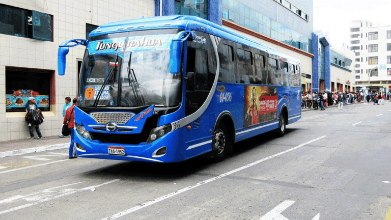 Paro indefinido de transportistas en Ambato