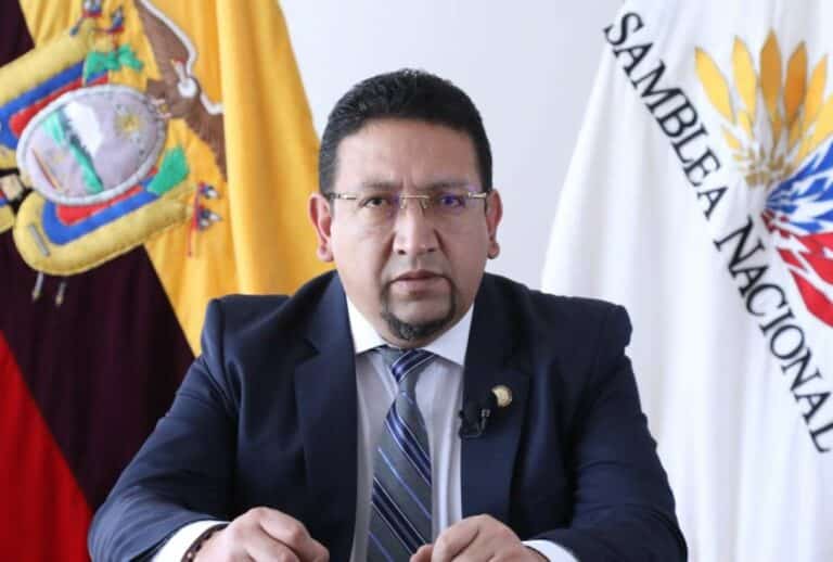 Juicio político: Comisión de Fiscalización ejecutará trámite de sustanciación