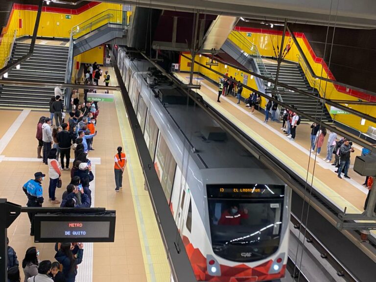 El Metro de Quito empezará a cobrar por el servicio