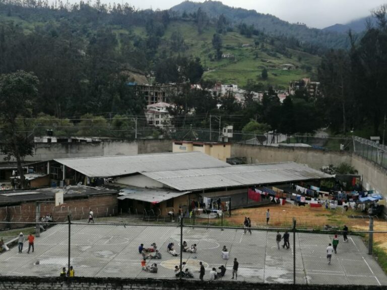 Un fallecido deja disturbio en la cárcel de Loja