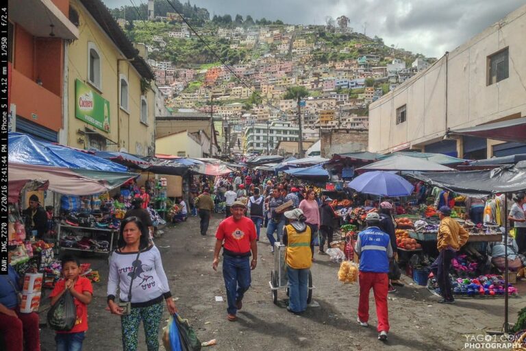 Operativo militar y policial se efectuó en Mercado San Roque de Quito