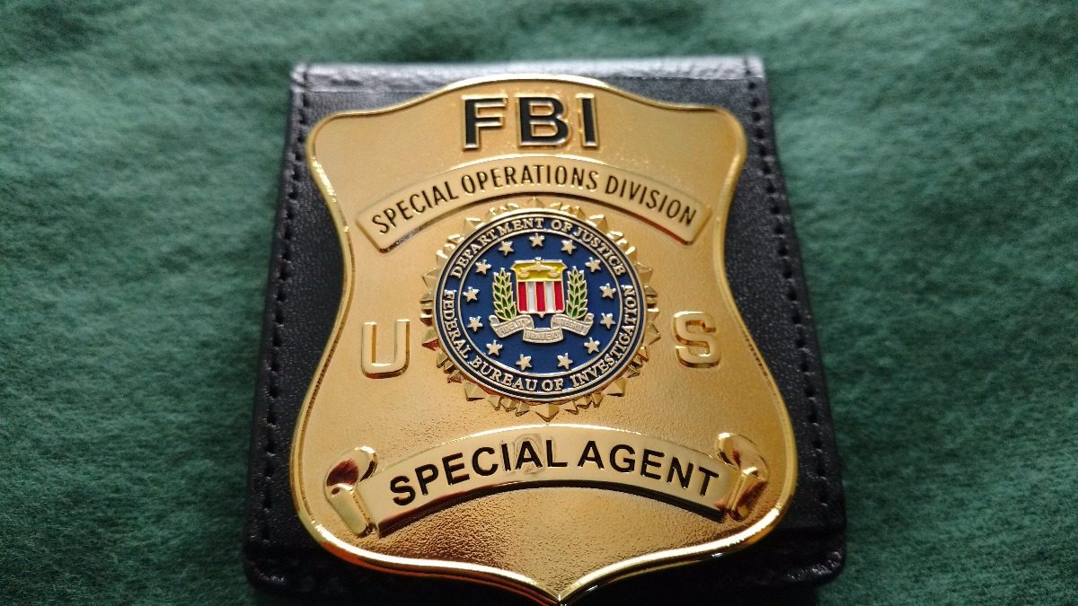 oficial de policia del fbi