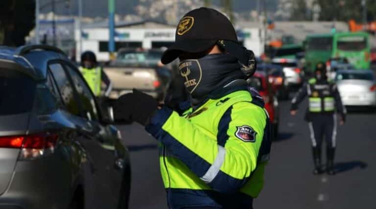 Horario de pico y placa se reduce por inseguridad, en Quito