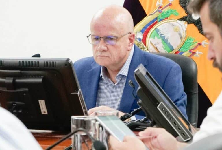 Borrero se marcha a EE.UU. en pleno proceso de juicio político contra Lasso