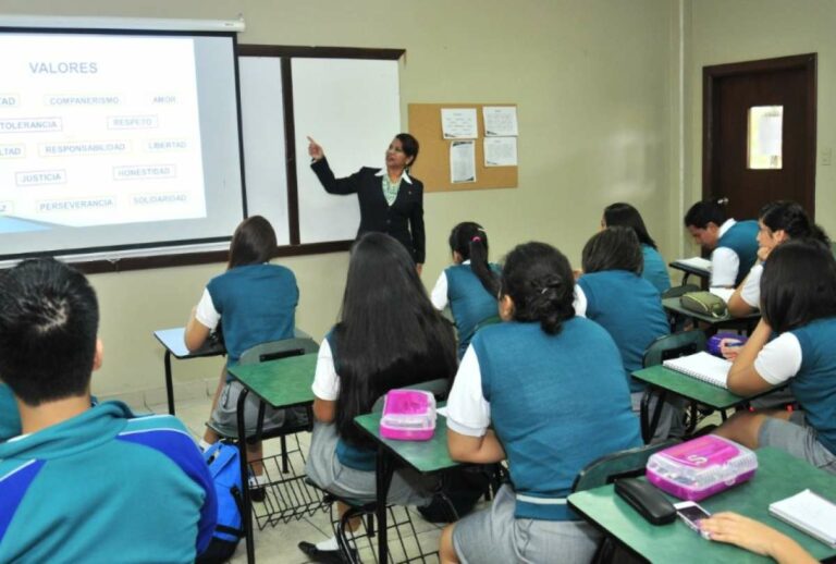 Patrullajes y planes de contingencia para inicio de clases en región Costa