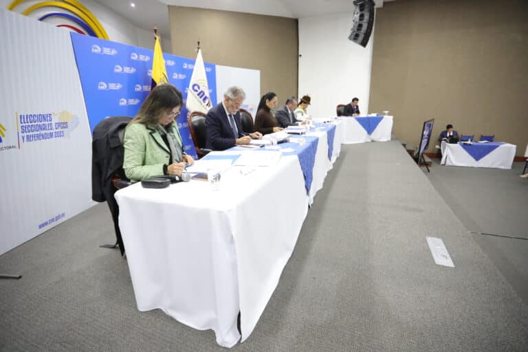 CNE, en aprietos tras decreto de la muerte cruzada