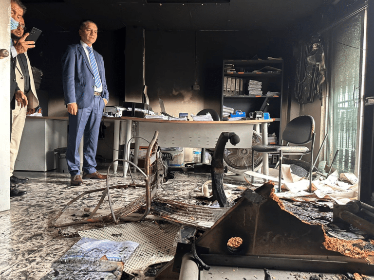 Ataque contra Unidad Judicial en Esmeraldas termina en incendio