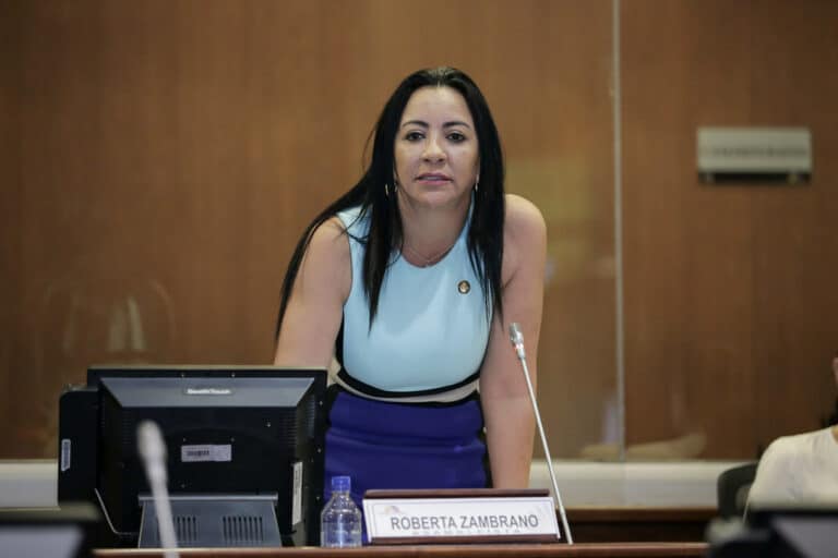 Prefecta de Esmeraldas insultó a periodista por investigarla