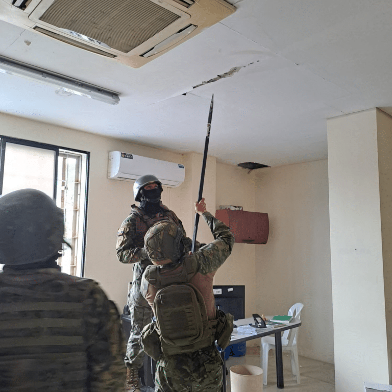 Director de la ‘Peni’ fue liberado pese a armas y drogas ocultas en oficinas del SNAI