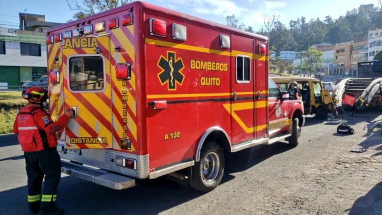 Choque de buseta escolar deja niños heridos, en el sector del Condado