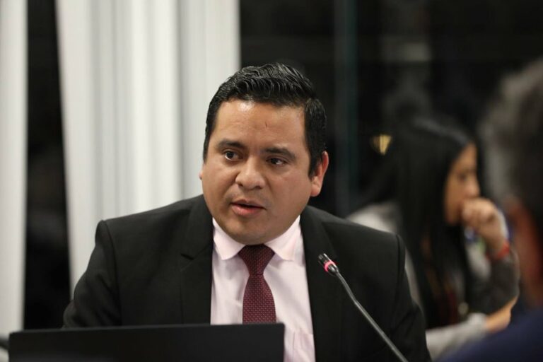 Fiscal Darwin Muñoz denuncia represalias de Diana Salazar