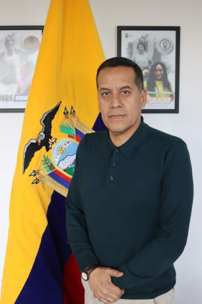 Viceministro del Deporte renuncia por amenazas a su familia