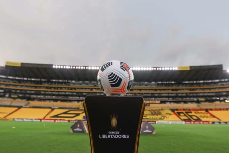 FEF, bajo cuestionamientos por gastos de la Copa Libertadores 2022